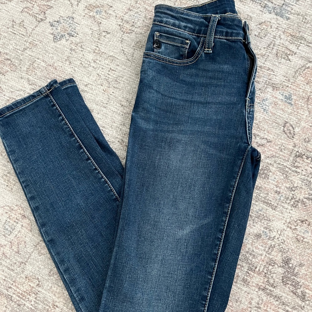 KanCan skinny jeans size 27, 28”inseam, 9.5”rise